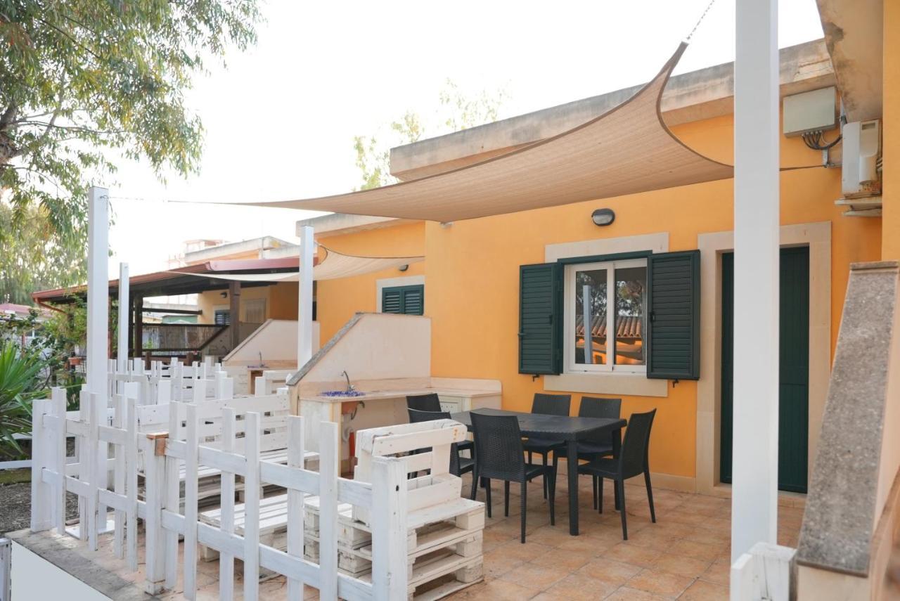 Keys Of Sicily - Bungalows Sul Mare Марина-ді-Модіка Екстер'єр фото