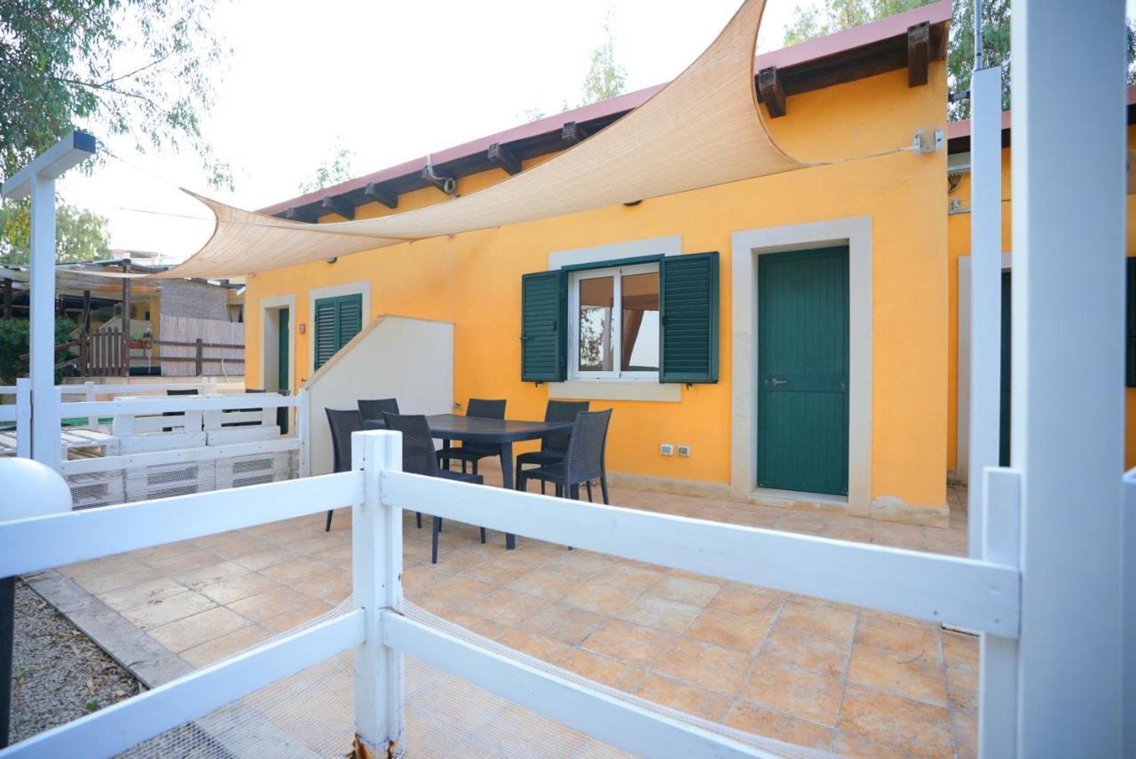 Keys Of Sicily - Bungalows Sul Mare Марина-ді-Модіка Екстер'єр фото