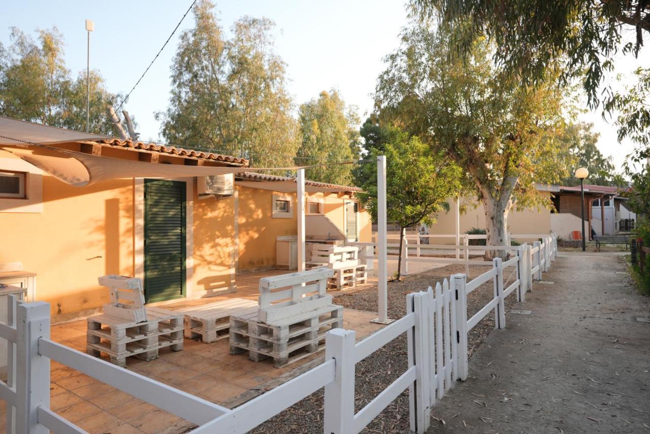 Keys Of Sicily - Bungalows Sul Mare Марина-ді-Модіка Екстер'єр фото