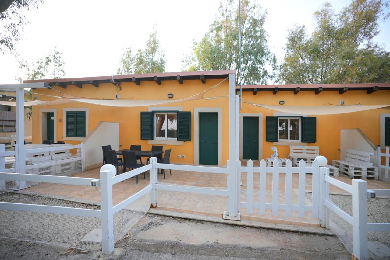Keys Of Sicily - Bungalows Sul Mare Марина-ді-Модіка Екстер'єр фото